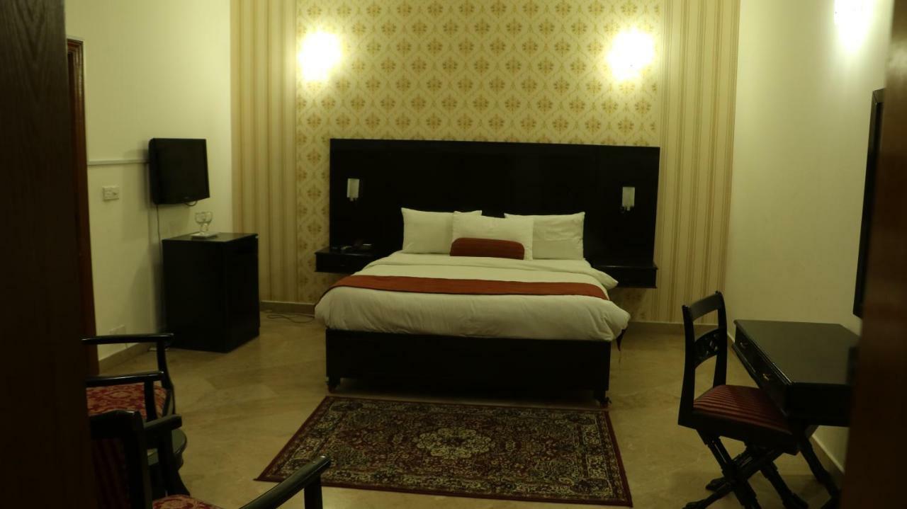 The Royal Manor Bed & Breakfast Islamabad Luaran gambar